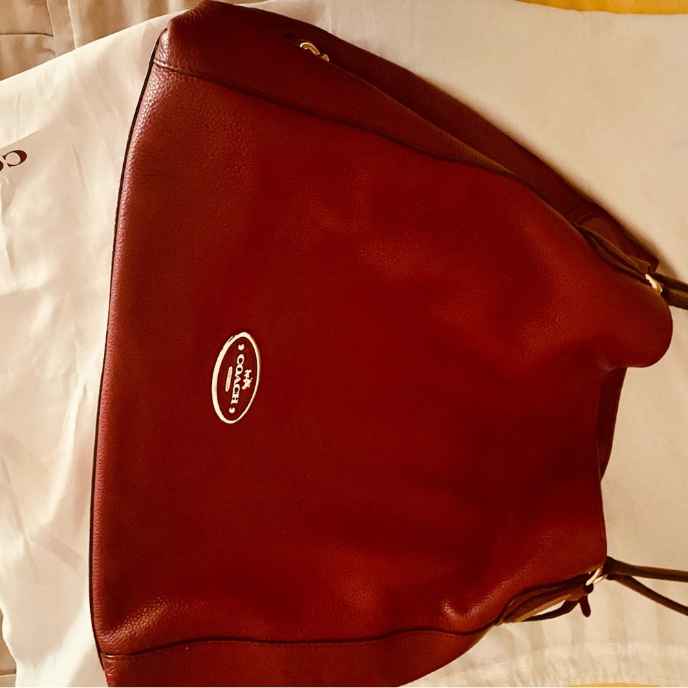 Coach Carlyle Smooth Leather Shoulder Bag Purse